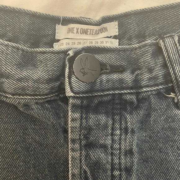 Aritzia - One Teaspoon junk yard distressed skirt in Black Oak Size 6 - Picture 7 of 11